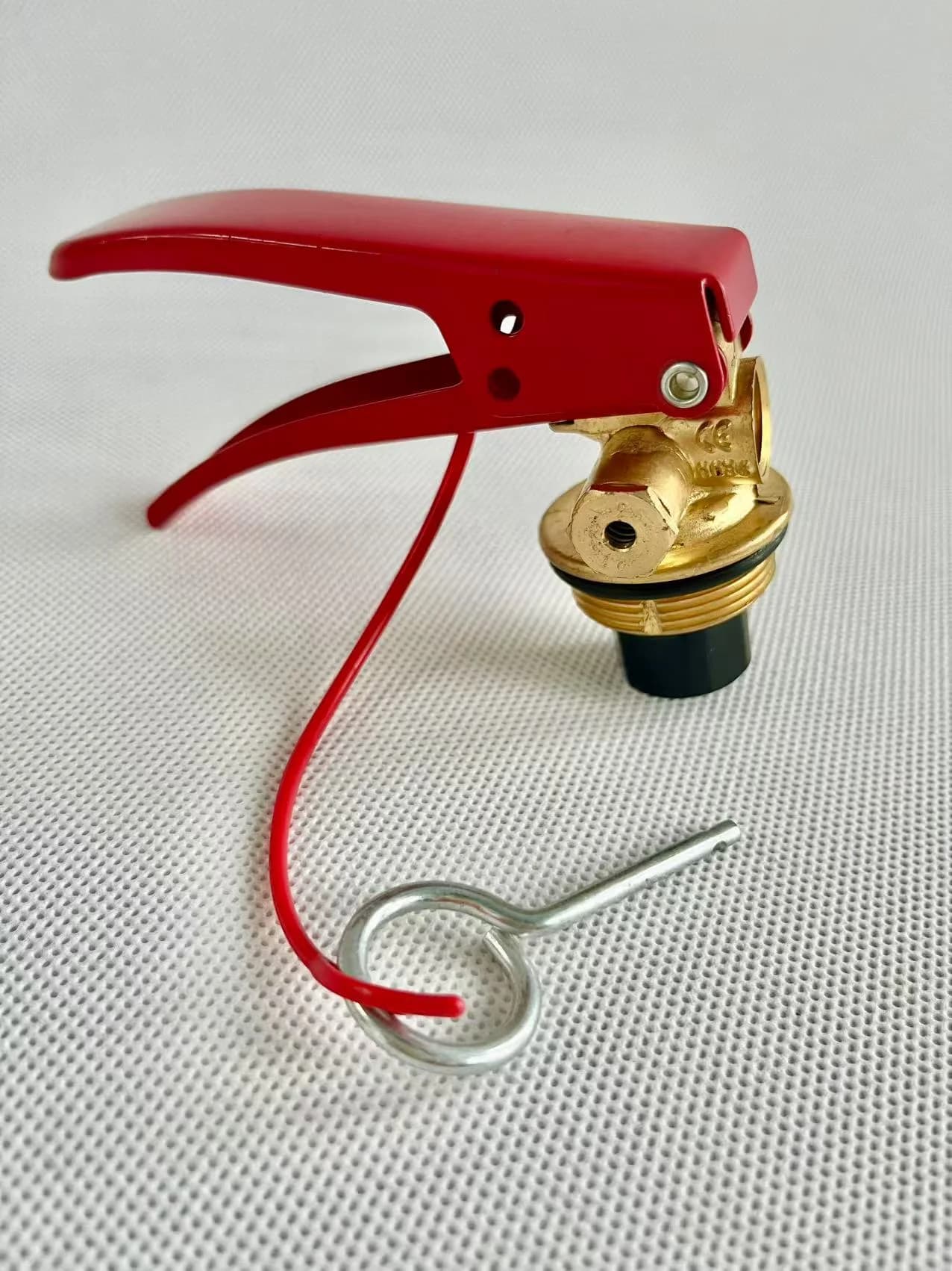 Detail katup, tuas, pin, dan segel
