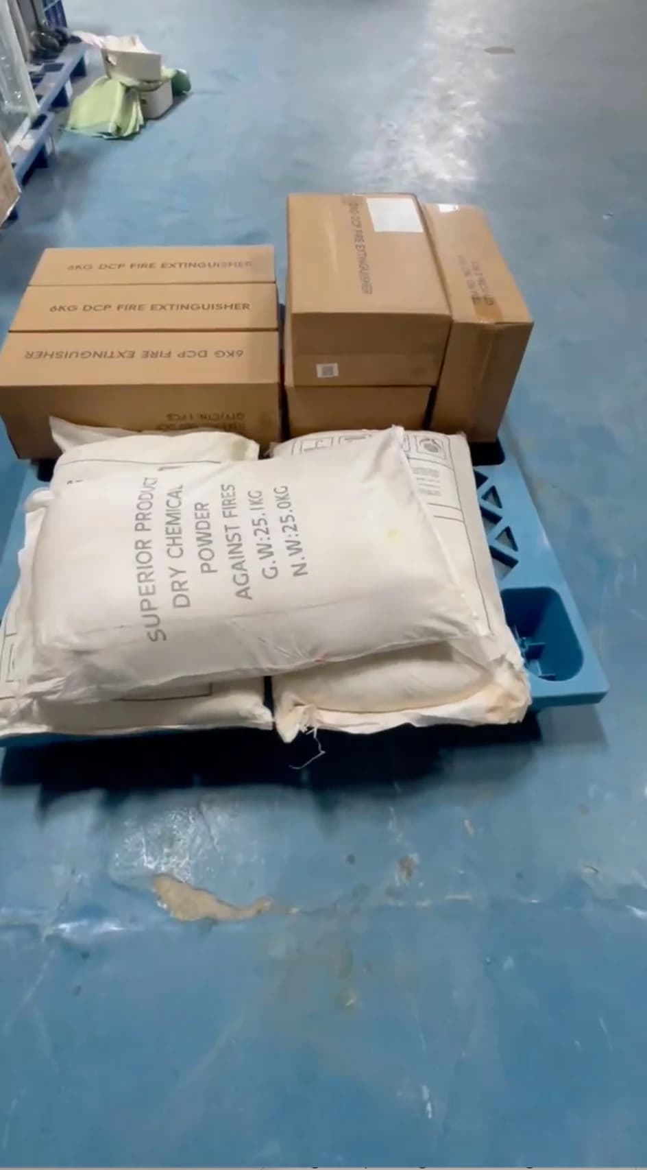 Repeat order pelanggan Pekalongan berisi dry powder serta karton APAR 3 kg dan 6 kg